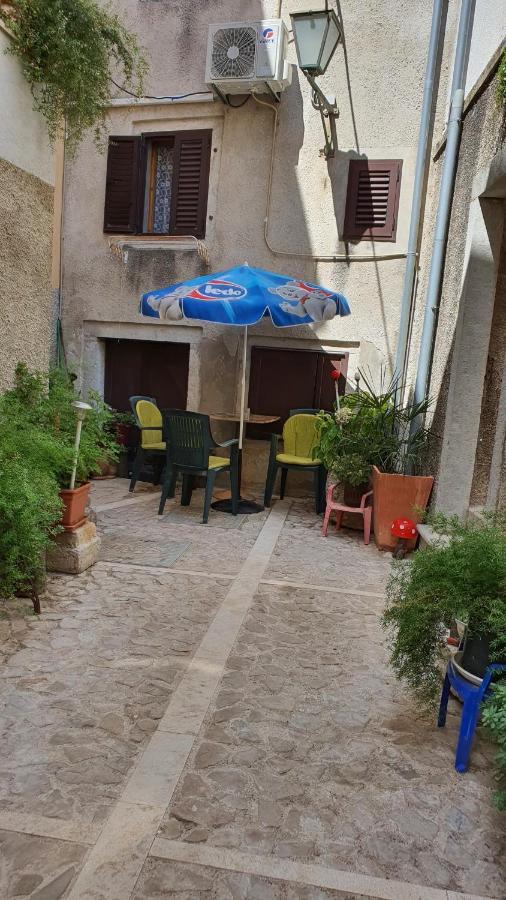 Franceska Apartmani Црес Экстерьер фото