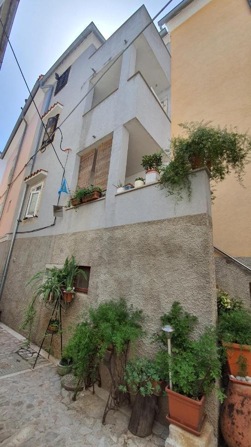 Franceska Apartmani Црес Экстерьер фото