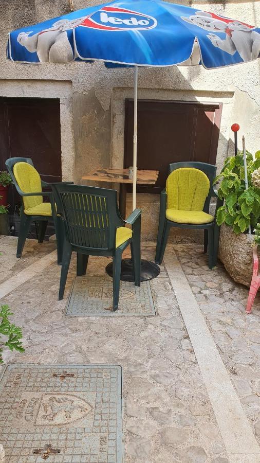 Franceska Apartmani Црес Экстерьер фото