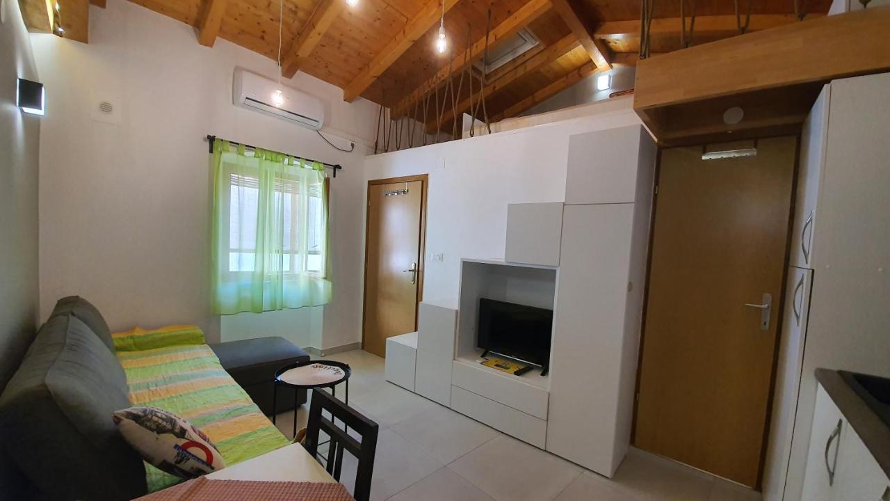 Franceska Apartmani Црес Экстерьер фото