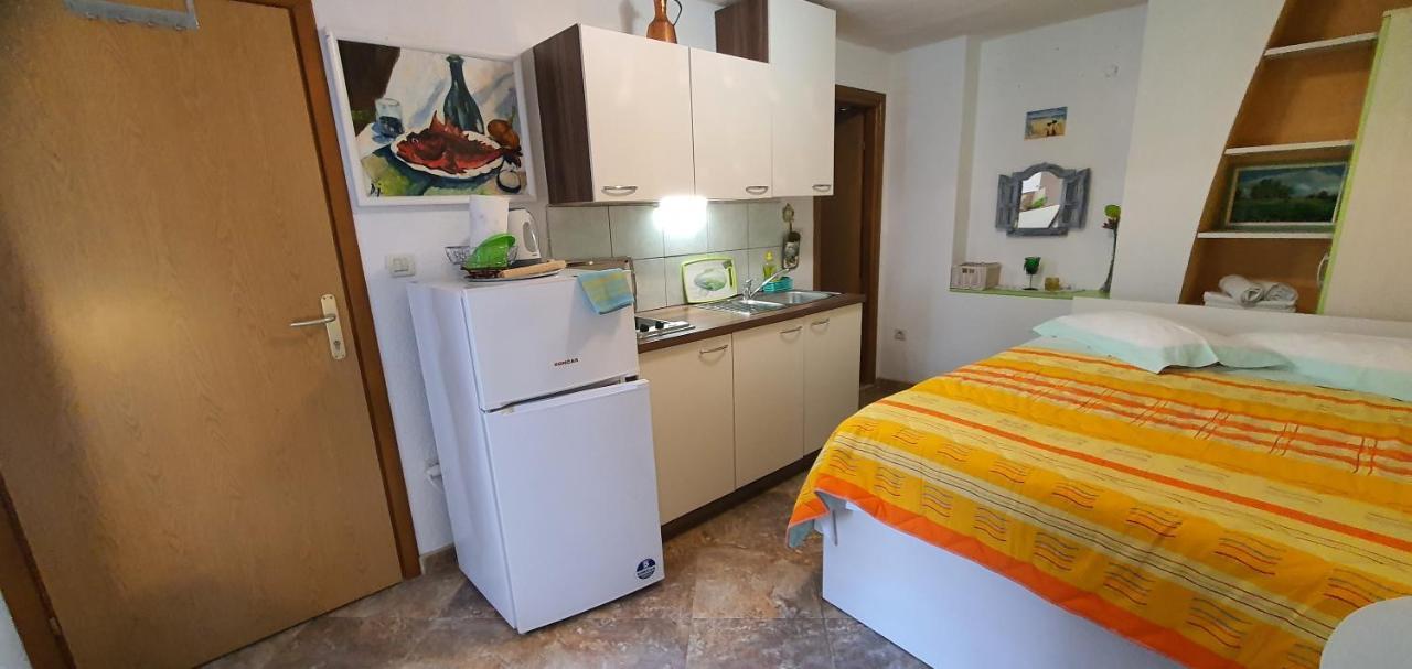Franceska Apartmani Црес Экстерьер фото